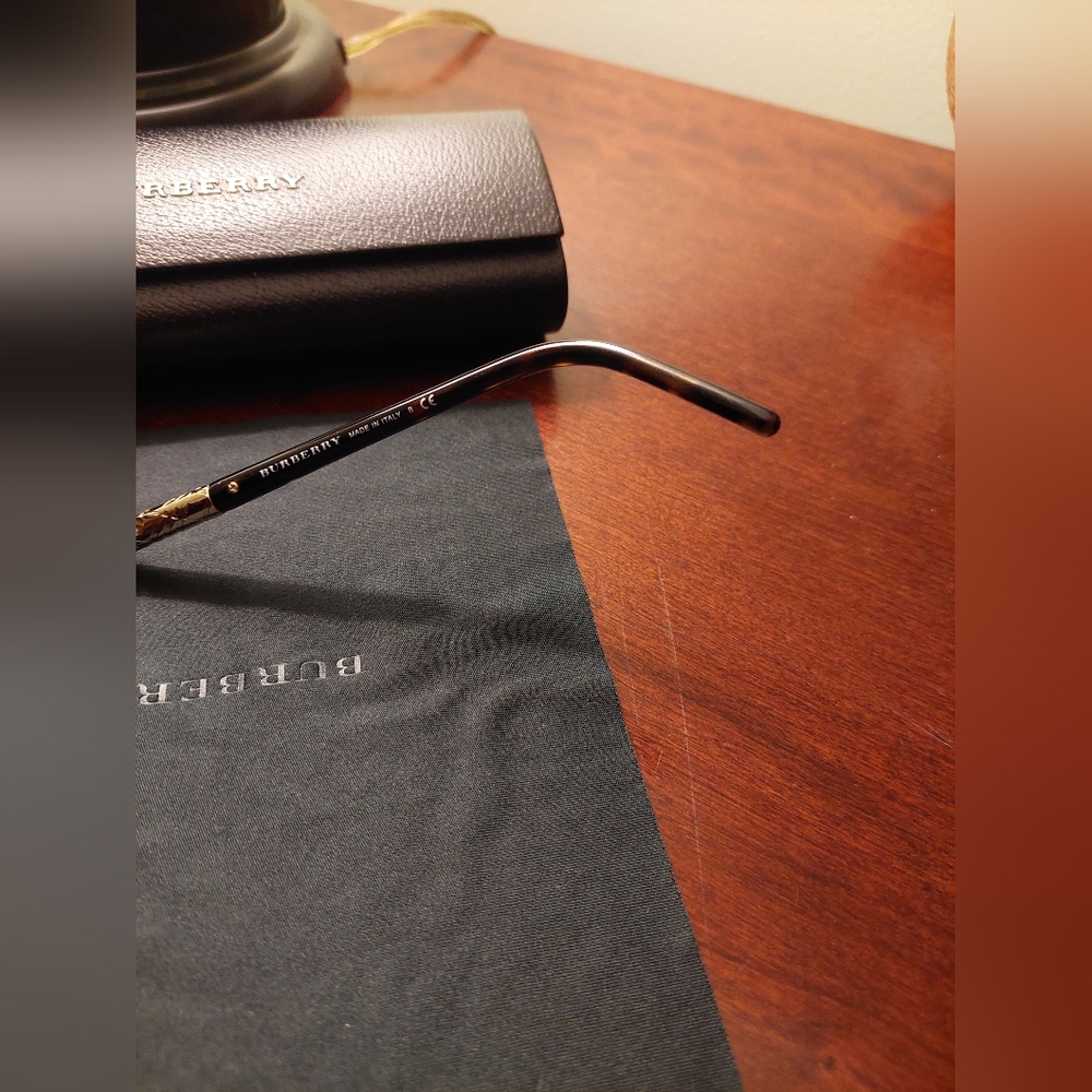 Burberry Tortoise Shell Sunglasses - Picture 6 of 8